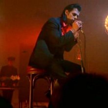 Nick Cave in una sequenza di IL CIELO SOPRA BERLINO