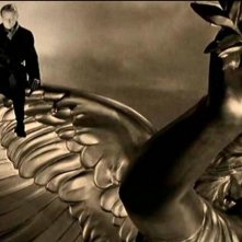 Otto Sander in una sequenza di IL CIELO SOPRA BERLINO (Der Himmel über Berlin)