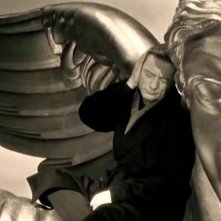 Otto Sander in una scena di IL CIELO SOPRA BERLINO