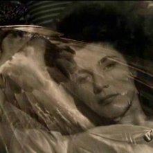 Solveig Dommartin in una scena di IL CIELO SOPRA BERLINO