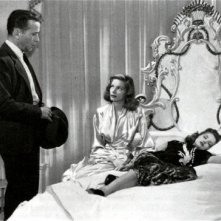 Humphrey Bogart, Lauren Bacall e Martha Vickers in una scena di IL GRANDE SONNO