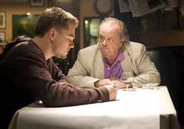 Leonardo DiCaprio con Jack Nicholson in una scena di the Departed