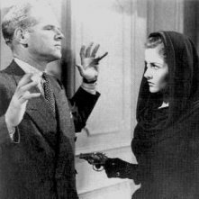 Louis Jean Heydt e Martha Vickers in una scena di IL GRANDE SONNO