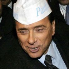 Silvio Berlusconi in versione panettiere