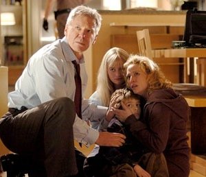 Harrison Ford, Carly Schroeder, Jimmy Bennett e Virginia Madsen in Firewall Accesso negato