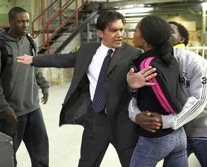 Rob Brown, Antonio Banderas e Yaya DaCosta in una scena del film Ti va di ballare? - Take the Lead