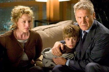 Virginia Madsen, Jimmy Bennett e Harrison Ford in Firewall Accesso negato