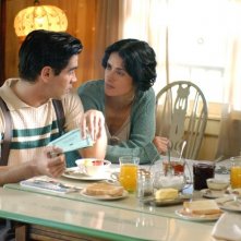 Colin Farrell e Salma Hayek in Chiedi alla polvere, ispirato a un romanzo di J. Fante