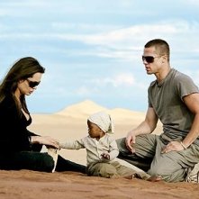 Angelina Jolie Brad Pitt E Il Piccolo Maddox 26036