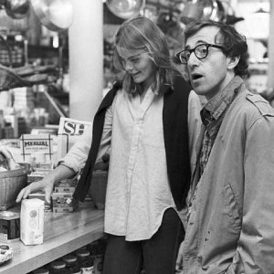 Diane Keaton accanto a Woody Allen in Manhattan