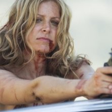 Sheri Moon Zombie in una scena del film La casa del diavolo