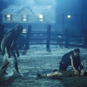 Una scena del film La casa del diavolo