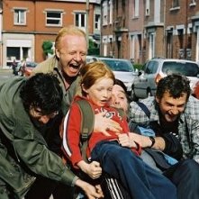 Una scena del film La raison du plus faible