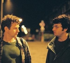 Una scena del film La raison du plus faible