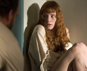 Bryce Dallas Howard in una scena di Lady in the Water di M. NIght Shyamalan