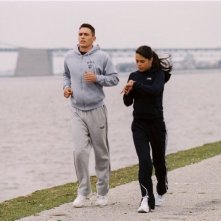 Jordana Brewster insieme a James Franco in una scena del film Annapolis