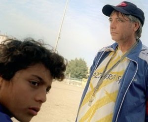 Nino D'Angelo in una scena de 4-4-2 Il gioco più bello del mondo