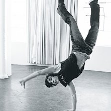 William Moseley fa la verticale