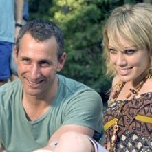 Director Adam Shankman e Hilary Duff sul set di Una scatenata dozzina 2