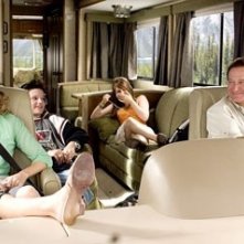 Cheryl Hines, Josh Hutcherson, Joanna 'JoJo' Levesque e Robin Williams in Vita da camper