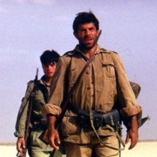 Pierfrancesco Favino e Paolo Briuguglia (alle sue spalle) in El Alamein