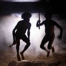 Una scena di Dieci canoe