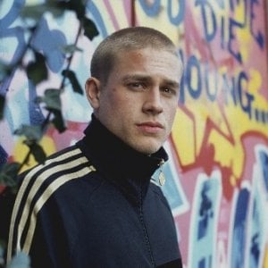 Charlie Hunnam in Hooligans