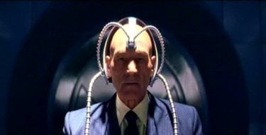 Patrick Stewart in una scena di X-MEN