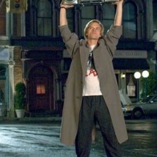 Adam Campbell in una scena del film Hot Movie