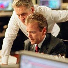 Michael Douglas e Kiefer Sutherland in una scena del film The Sentinel