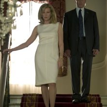 Michael Douglas e Kim Basinger in  una scena del film The Sentinel