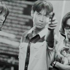 Patharawarin Timkul, Pawalit Mongkolpisit e Pisek Intrakanchit in una scena di Bangkok dangerous