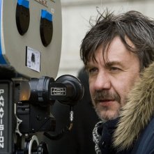 Il regista Alejandro Agresti sul set del film La casa sul lago del tempo