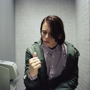 Lou Taylor Pucci in una scena del film Thumbsucker - il succhiapollice