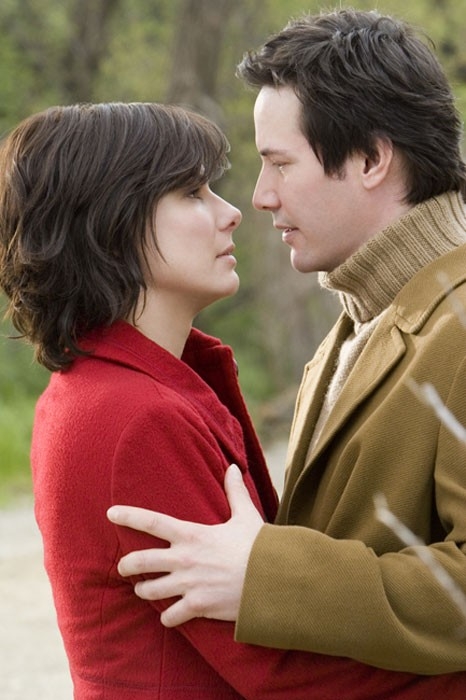 Sandra Bullock e Keanu Reeves sono protagonisti del film  La casa sul lago del tempo