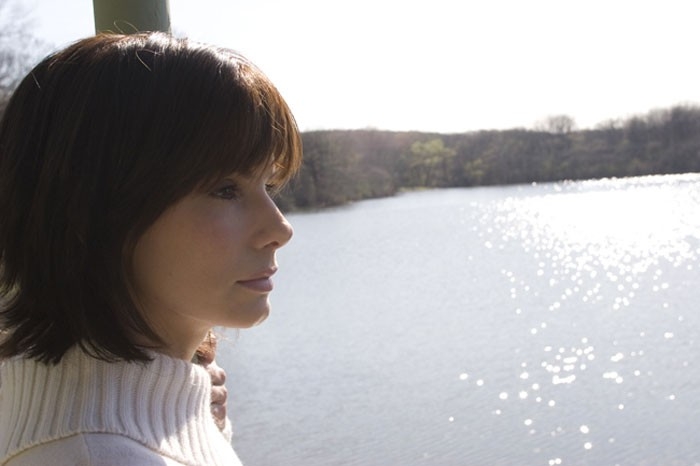 Sandra Bullock in  La casa sul lago del tempo
