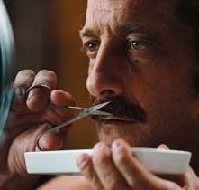 Vincent Lindon in una scena de L'amore sospetto