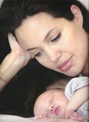 Angelina Jolie E La Piccola Shiloh 27889