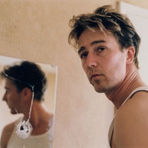 Edward Norton in una scena di Down in the Valley