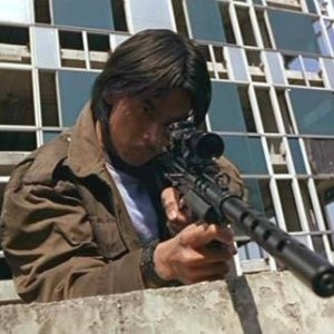 Pawalit Mongkolpisit in una scena di Bangkok dangerous