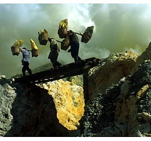 Una scena del documentario Workingman's Death