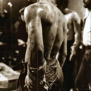 Sean Bean in una scena di Caravaggio