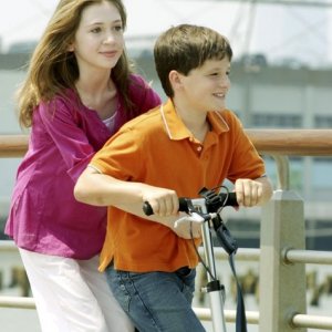 Charlie Ray con Josh Hutcherson in una scena del film Innamorarsi a Manhattan