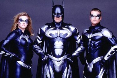 George Clooney, Chris O'Donnell ed Alicia Silveston in un'immagine promozionale di 'Batman & Robin'