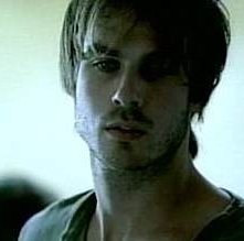 Un primo piano di Ian Somerhalder in una scena di Pulse