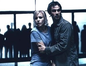 Kristen Bell e Ian Somerhalder in una scena di Pulse