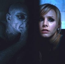 Kristen Bell in una sequenza inquietante di Pulse