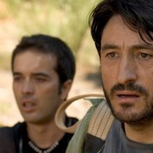 Una scena del film La noche de los girasoles (Angosto)