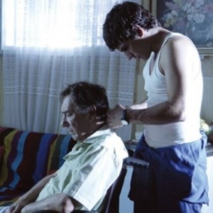 Quim Gutierrez in Azul oscuro casi negro