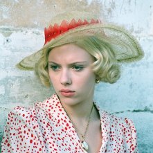 Scarlett Johansson in una scena del film Le seduttrici, del 2004